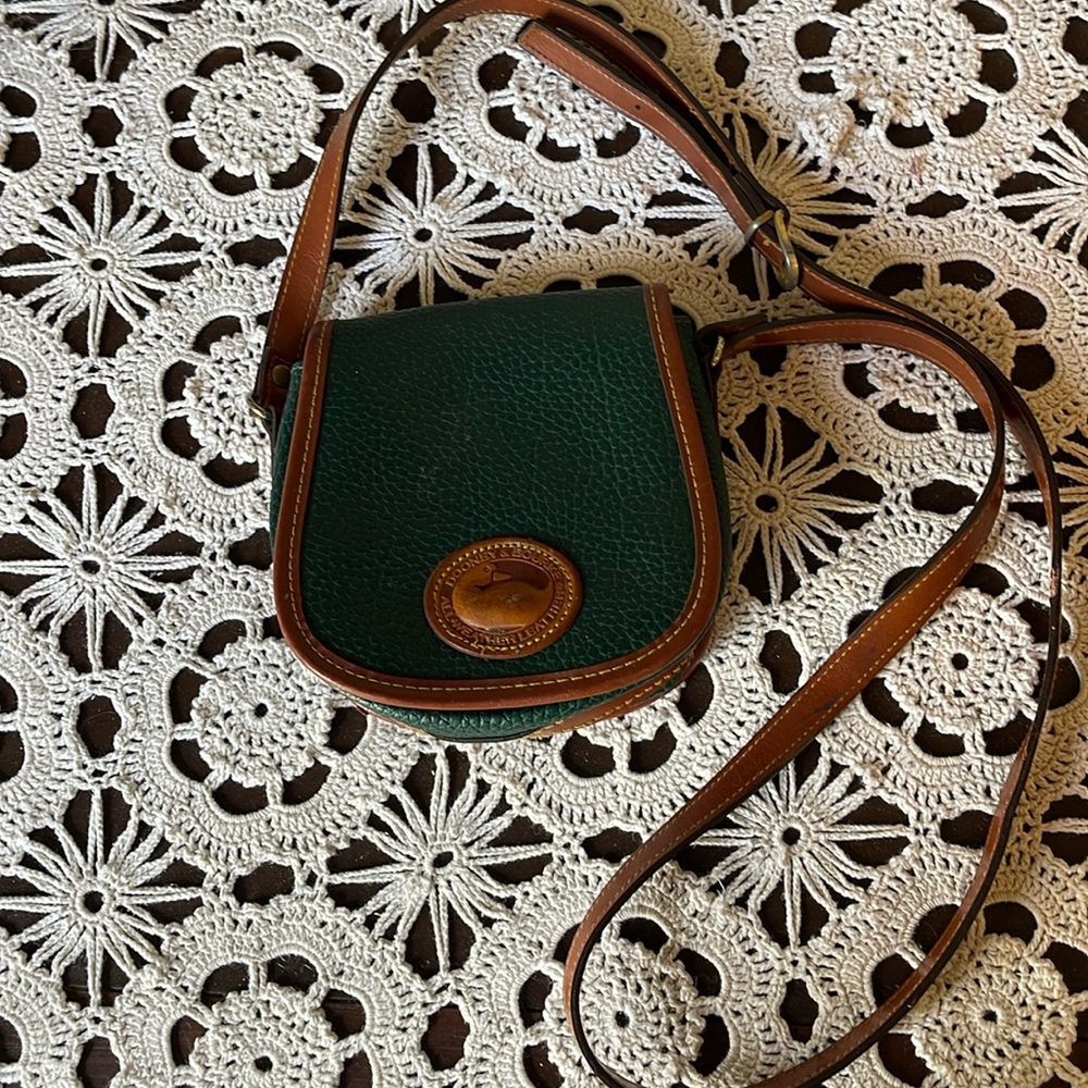 Cute purse ! Adjustable straps
